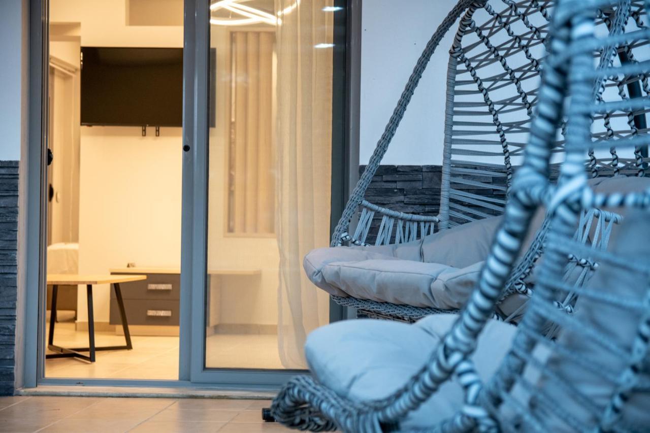 Sithoniars Luxury Ground Floor Apartment With Private Garden Неос-Мармарас Экстерьер фото