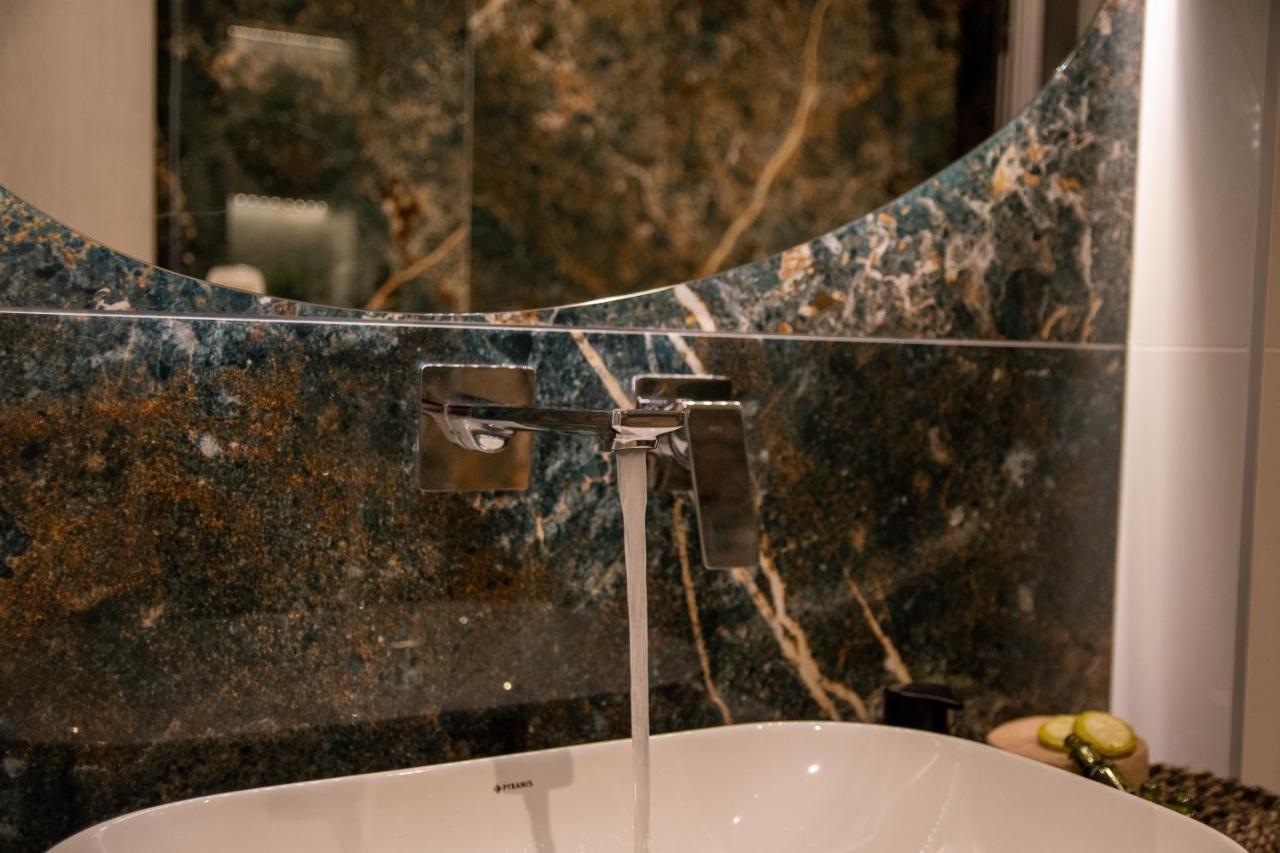 Sithoniars Luxury Ground Floor Apartment With Private Garden Неос-Мармарас Экстерьер фото